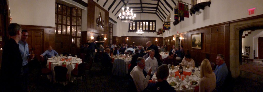 EvolveIP's tweet photo. Entertaining partners at @AroniminkGC with @VUCoachJWright and friends โ๏ธ๐ป
@Channel_Online @Channel_Expo #CPEvolution #CPEvolution2018 #EvolveChannel @TimAllen_cloud https://t.co/TABjsKjK9x