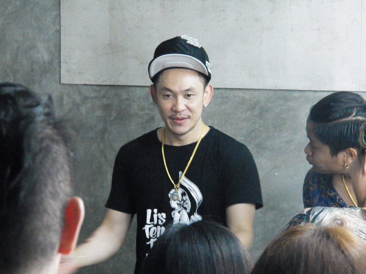 tripleaifon's tweet photo. รอบนี้ไม่ได้ถ่ายกะฟลุ๊คหรือไปร์เลย เสียดายๆๆ https://t.co/vvIYnOYSoL