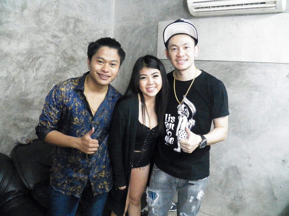 tripleaifon's tweet photo. รอบนี้ไม่ได้ถ่ายกะฟลุ๊คหรือไปร์เลย เสียดายๆๆ https://t.co/vvIYnOYSoL