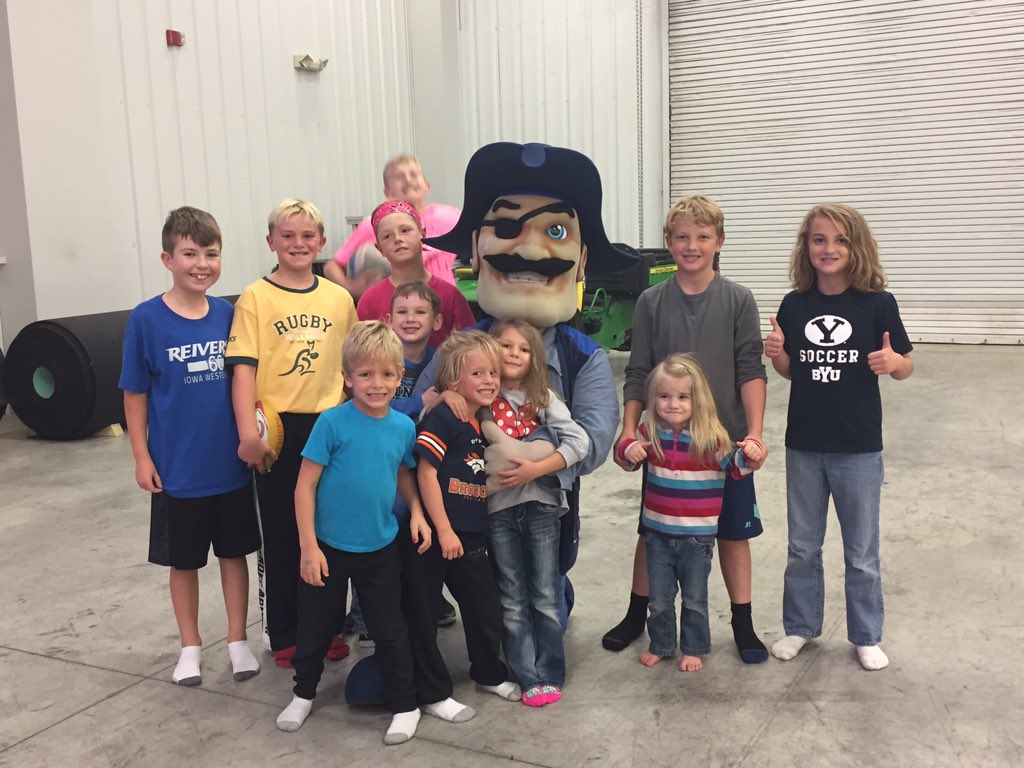 ReiverCheer's tweet photo. We are having SO much fun with our friend Rocky at the volleyball game! https://t.co/iKhFFQKRGa