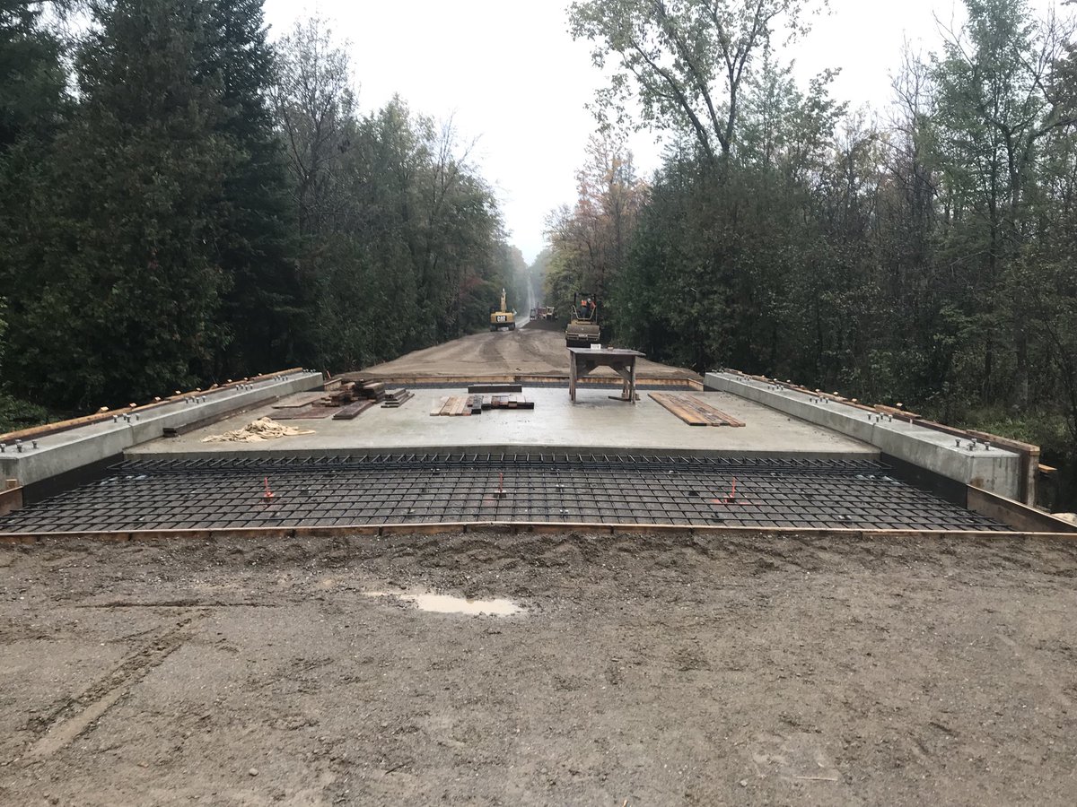 WGKellyConst's tweet photo. We poured the approach slabs and curbs in Erin. This marks the end of the concrete work for this project. #singletear https://t.co/5xPr9G7QZN