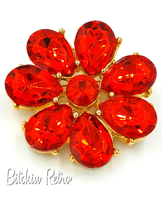 Fun Rhinestone Fashion Brooch in Vibrant Cherry Red

bitchinretro.com/products/red-r…

#JewelryForSale #FashionJewelry #Fashionista #Jewelry #Jewellery #BitchinRetro #DaisyBrooch #RhinestoneBrooch #RhinestonePin #Red #Daisy #Daisies #FloralBrooch #FlowerPin #ForSale #LadiesFashion #Cute