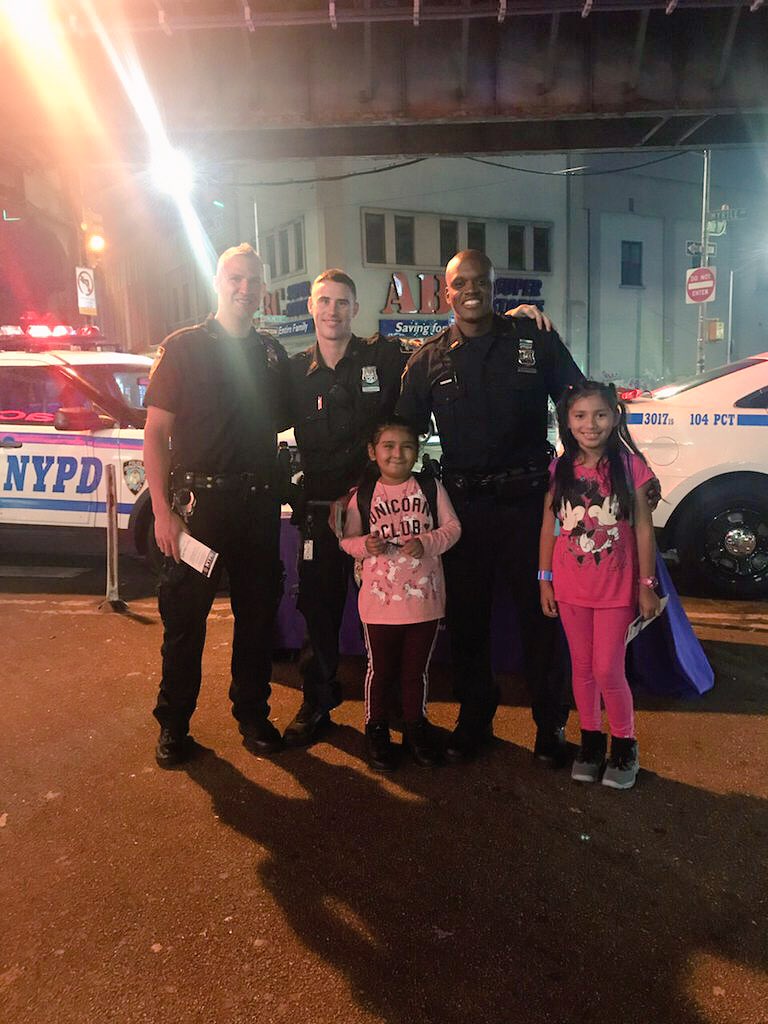 NYPD104Pct's tweet photo. @NYPDDV Our Domestic Violence Unit outreach with sector Boy in Ridgewood #Queens. Come visit them at Wyckoff Ave and Myrtle Ave in the #104PCT.  #DomesticViolenceAwareness #DV https://t.co/7rvkYvfNoP