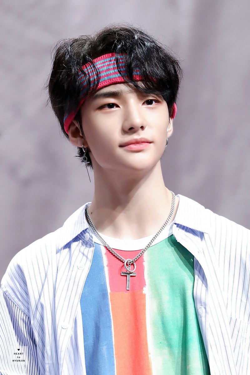 on twitter boyfriend material hwang hyunjin 9 on twitter boyfriend material hwang hyunjin 9