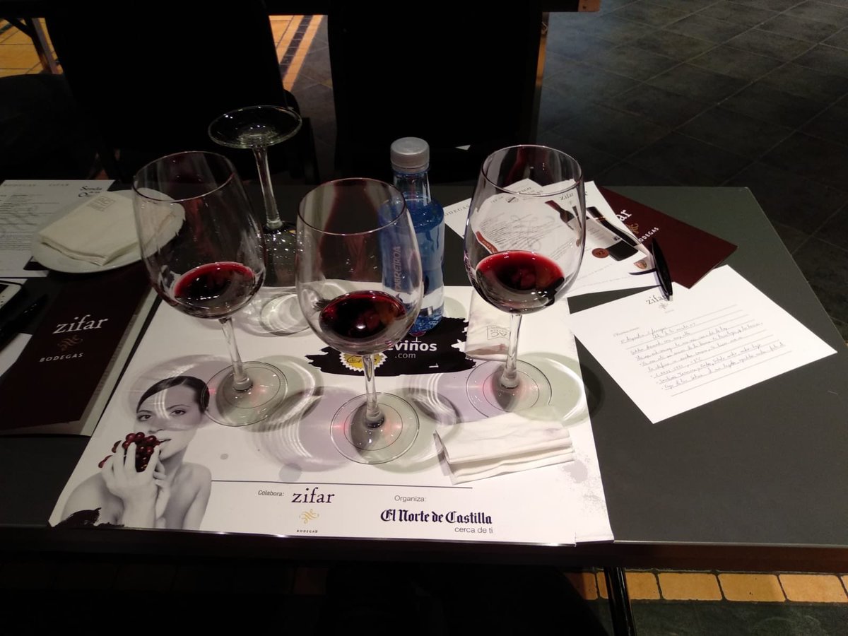 Un auténtico placer escuchar y aprender con <a href="/BEQUERPRIETOCAS/">BEQUER PRIETO CASTRO</a> y probar los vinos de <a href="/BodegasZifar/">Bodegas Zifar</a> #CataAC #Recomendable