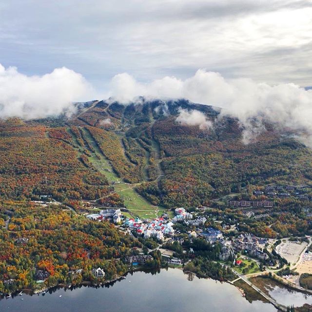 100% 🍁🍂 L’automne sous son meilleur jour 😍 Fall at its best  
👉mont-tremblant.ca/automne
#MontTremblant #ExploreCanada #Tremblant #TrouveTaPiste #FindYourTrail
