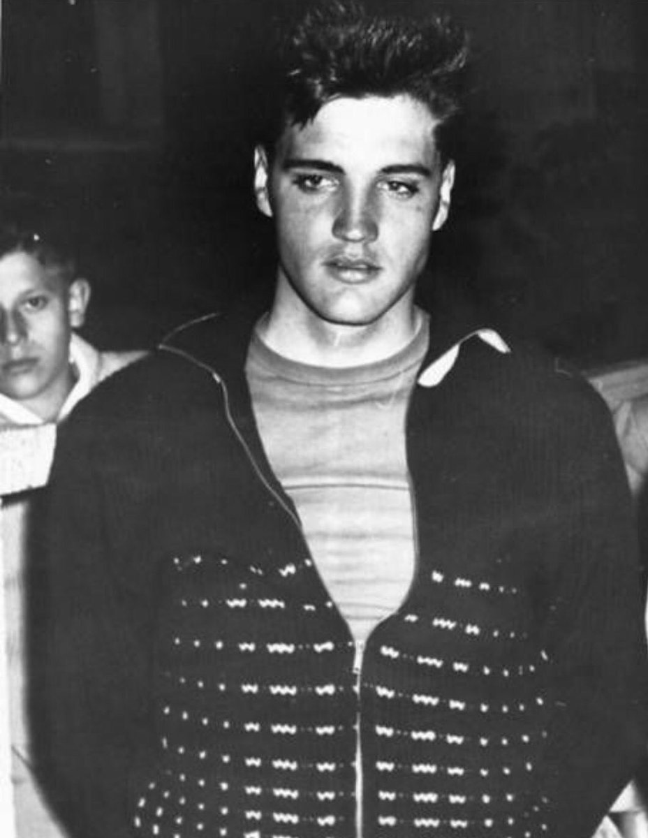 wallpapers Elvis Presley Young And Old young elvis presley