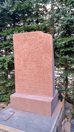 Pomnik w Rząbcu szkalujący #NSZ rozebrany, nowy pomnik w Starachowicach ku czci #BrygadaŚwiętokrzyskaNSZ postawiony, poświęcony i odsłonięty! #dekomunizacja <a href="/nsz_kielce/">Narodowe Siły Zbrojne - świętokrzyskie 🇵🇱💯</a> @ONRStarachowice <a href="/OrdoIuris/">Instytut Ordo Iuris</a> 🇵🇱💪