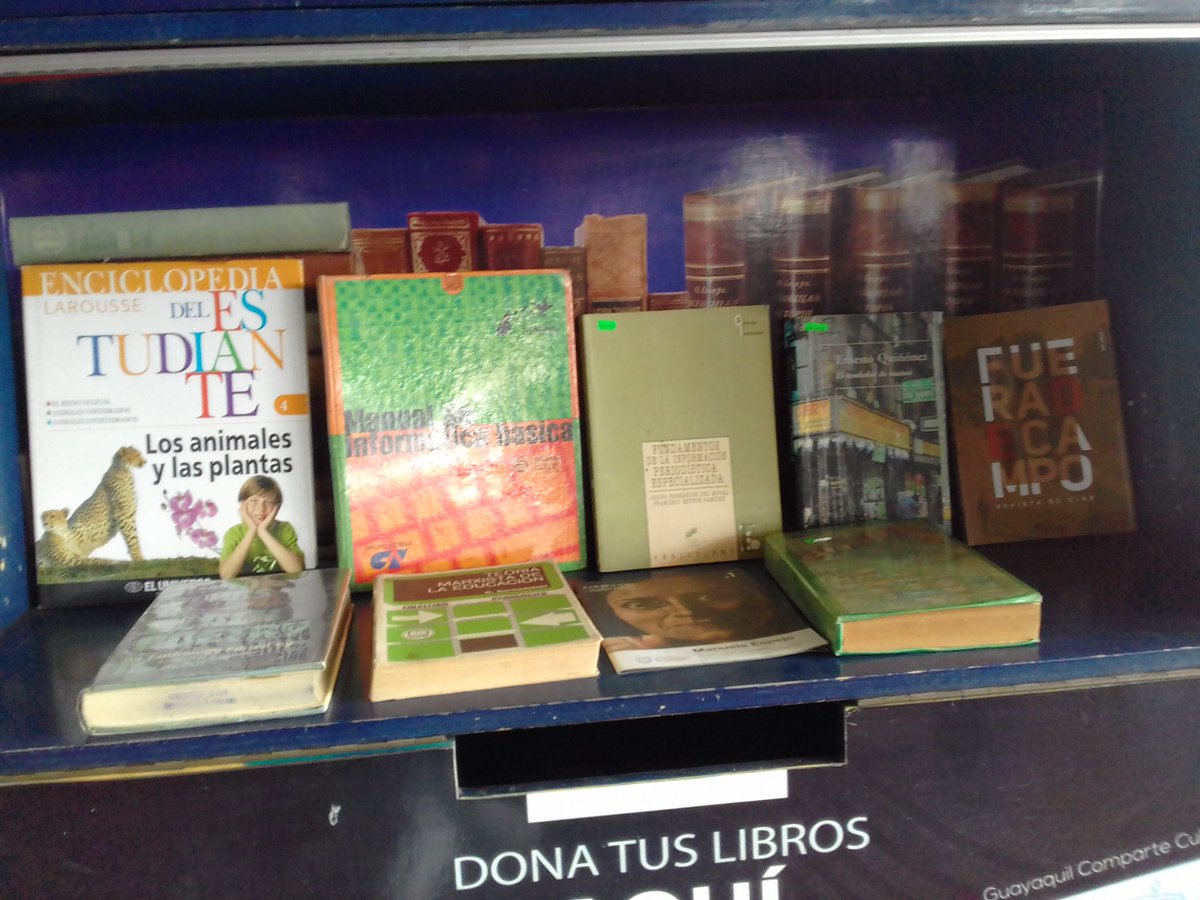 donlibroecuador's tweet photo. Los libros deben circular. No importa si es por mar, tierra o en este caso por la @METROTECA_ec #donaunlibro #Guayaquillee #LeyendoenGuayaquil https://t.co/vu44PiKcd9