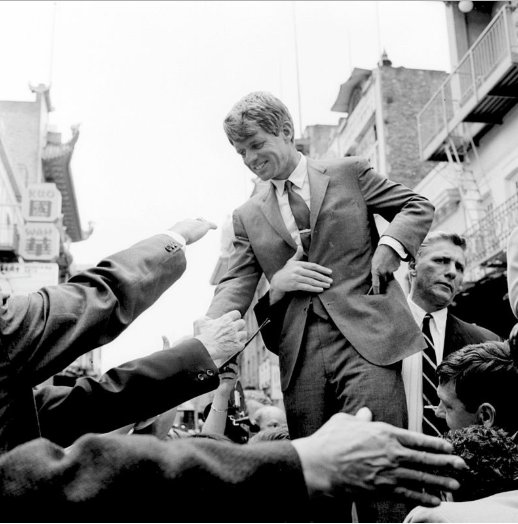 KerryKennedyRFK's tweet photo. Our love and prayers go out to the family of Bill Barry.  For over 50 years, he was a courageous, kind, loyal and generous friend with a great sense of humility and humor. He will be missed by all who had the pleasure to know him. 📷 by Bill Eppridge https://t.co/UErmccvV55
