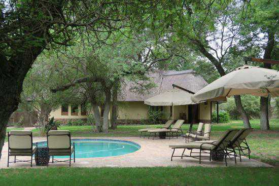 LeshageMf's tweet image. #Nkayalodge
Finding inner peace in the most private lodge for self realisation, inspiration and motivation for new innovation.
#RespectandPrivacy
#feelathome
#ENG2604