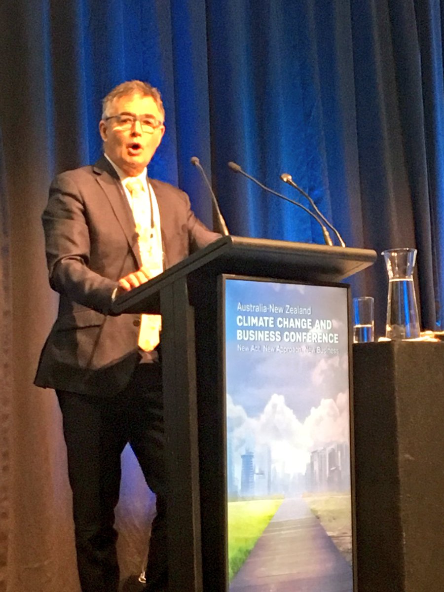 SustainPT's tweet photo. President of @lgnz @MayorDaveCull of #Dunedin talks about working together & investing to build #climate #resilience. Major risks & costs to people & businesses if we don’t.
#ccbc2018 https://t.co/QatF0yh5XO