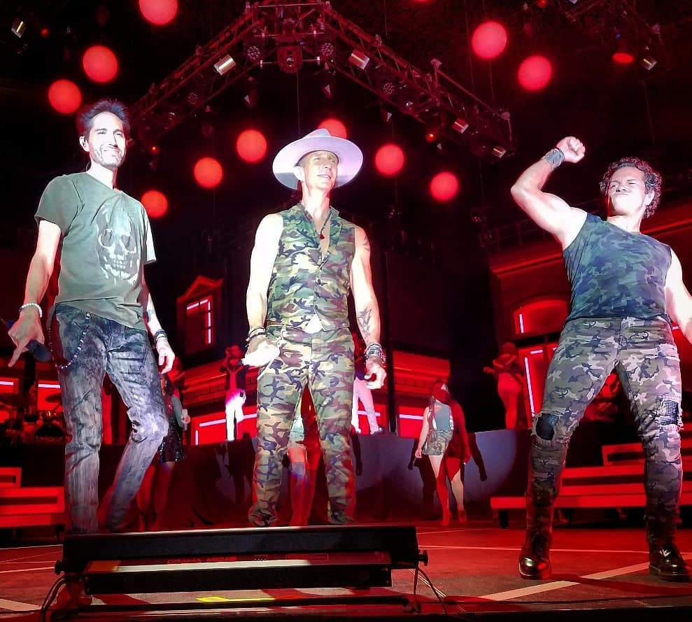 ximeyzu's tweet photo. No me llames jamás ni por error, no te pongas así que llorar no te va... 💕❤️
@LatinAMAs #TourFavorito #Timbiriche #TourJuntos #LatinAMAs https://t.co/8iSrHhHUWx