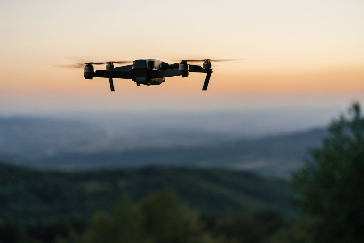 FAANews's tweet photo. Did you apply for an #FAA #drone airspace authorization outside of #LAANC or #DroneZone? If your authorization expired on September 30, you must resubmit a request through #LAANC or #DroneZone. We will not grant extensions beyond February 1, 2019. https://t.co/3Z1YVxMcq4 https://t.co/sB2O8rEPy6
