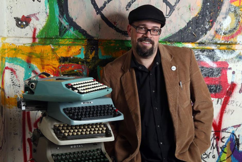 banffcentre's tweet photo. We are delighted to officially welcome award-winning professor and Calgary's former Poet Laureate, @derekbeaulieu, as our new Director of Literary Arts!

Learn more about Derek and the appointment → https://t.co/3bCKjaF8uq https://t.co/Nb1iZ6iJtl