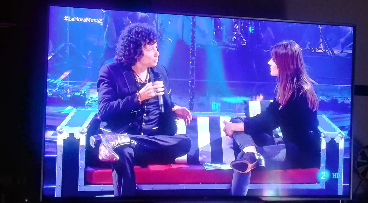diostuitero's tweet photo. Viendo #LaHoraMusa2 .
Ya iba siendo hora de que volviera la música en directo a la televisión. 👏👏👏 https://t.co/Kv4FP26ltW
