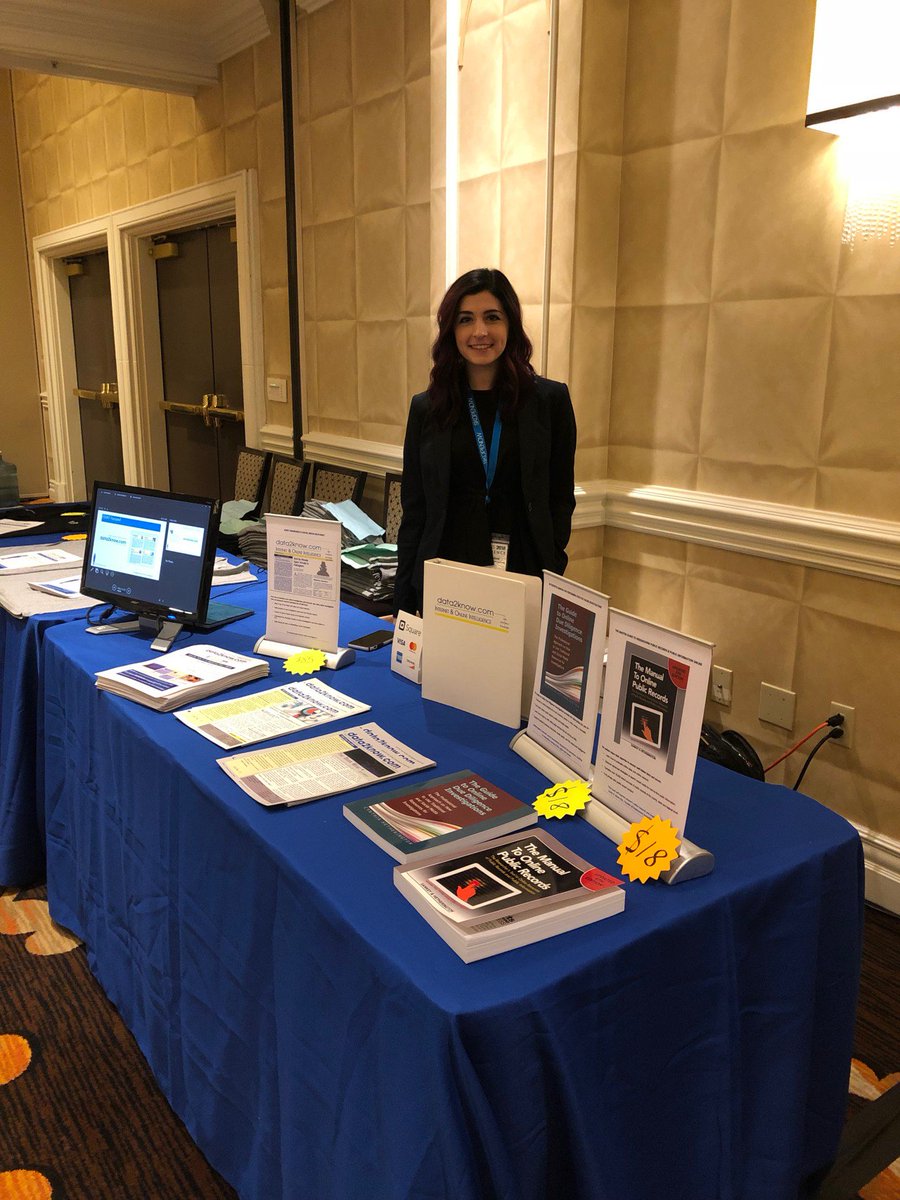 osmosiscon's tweet photo. Be sure to stop by the data2know booth to get your conference newsletter and books from OSMOSIS founder, Cynthia Hetherington @hetheringtongroup #osmosis18 #darkwebknights https://t.co/VDvJXx1Xmd