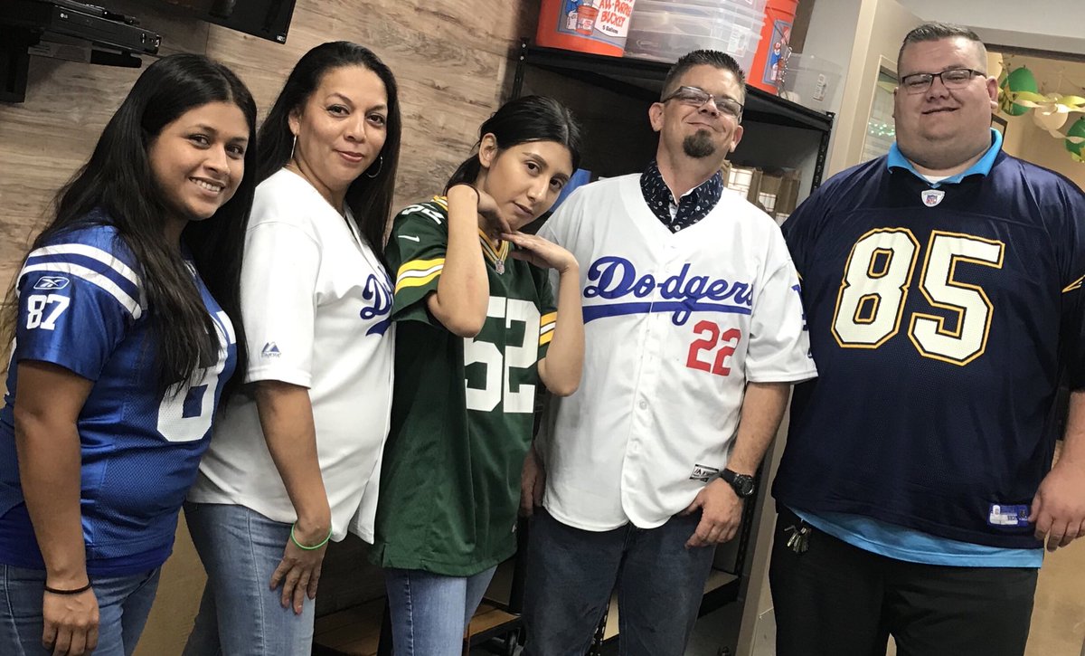 Amanda32215's tweet photo. Team 6874 supporting our teams for Jersey Day #CAM2018 #recognize6874 https://t.co/Cmb8ll8V1B