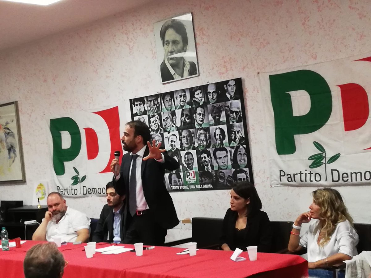 Luigi Marattin (@marattin) on Twitter photo Grazie al <a href="/PDRomaIX/">PD Roma IX</a> per l’invito e la bella iniziativa di stasera. Non cediamo allo sconforto di vedere il paese in mano a cialtroni del genere. Abbiamo molto lavoro da fare e serve coraggio, ma la desolazione di queste settimane non sarà il destino del nostro Paese. Grazie al <a href="/PDRomaIX/">PD Roma IX</a> per l’invito e la bella iniziativa di stasera. Non cediamo allo sconforto di vedere il paese in mano a cialtroni del genere. Abbiamo molto lavoro da fare e serve coraggio, ma la desolazione di queste settimane non sarà il destino del nostro Paese.