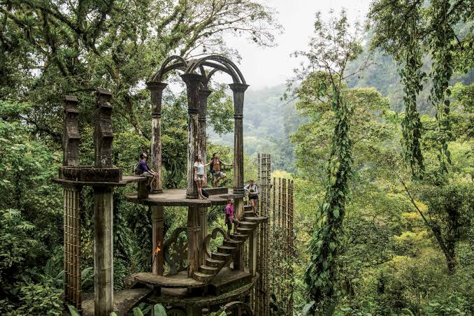 Arelithak's tweet photo. Leyendo sobre surrealismo, me acordé de esta belleza #Xilitla #CAMyC https://t.co/E6DaCSk9Du