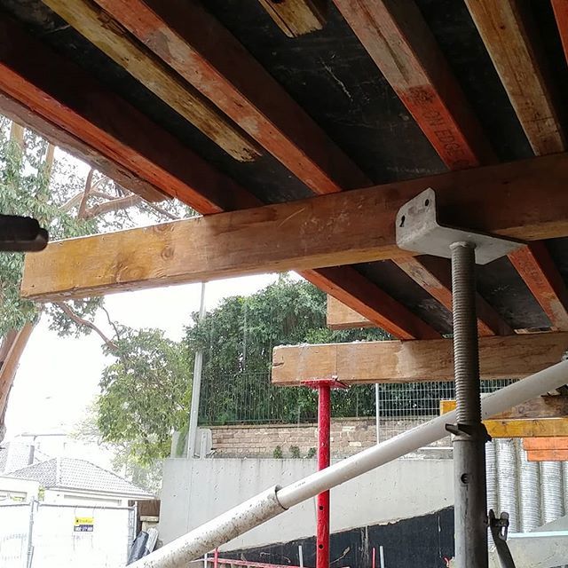 cheapasian's tweet photo. Yeah nice, inspections in the rain https://t.co/YtBmu5ZqUV https://t.co/Gc1gFCdpRU