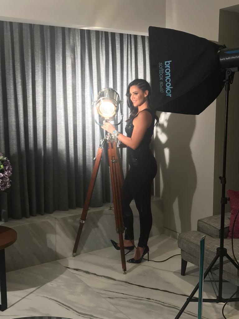 Byle360's tweet photo. En la producción del nuevo catálogo de joyería de #SantoPecadoYJoyeria con Luz Elena González como imagen ♥️👏🏻 https://t.co/M6ju81pS7L