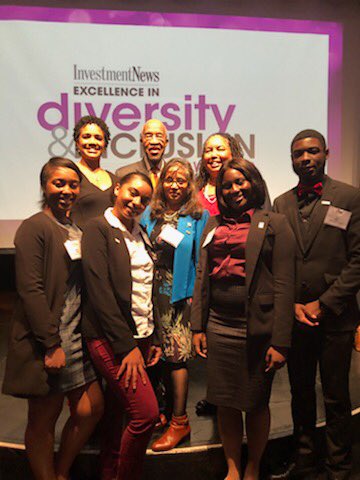 NanditaFinPlan's tweet photo. Most cherished picture of the day. Me with my students 2 of my five favs, the iconic LeCount Davis  #INdiversity @newsfromIN @DelStateUniv ⁦@FemalesNFinance⁩ ⁦@AAAA_Foundation⁩ https://t.co/OVO0Tdsp2i