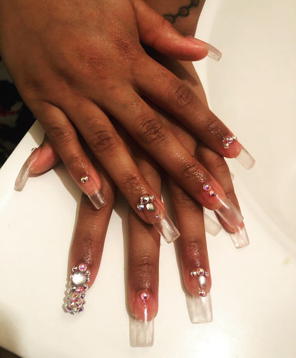 _jadamarie__'s tweet photo. If you haven’t already go follow my nail page on instagram @jadasnails_ and book y’all ! Since I’m still learning the prices are very reasonable and I can come to you ! https://t.co/khAIgTrjps