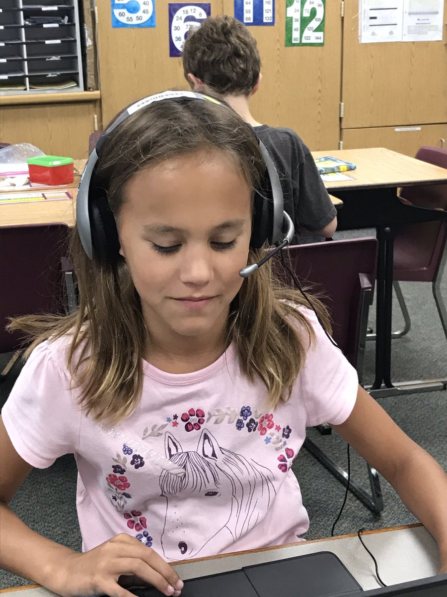 MrsW4thGrade's tweet photo. Talking with our Global Read Aloud buddies 1,000 miles away about a book set 7,000 miles away. #empower203 #heroeschoosekind https://t.co/gYSeLtLSLe