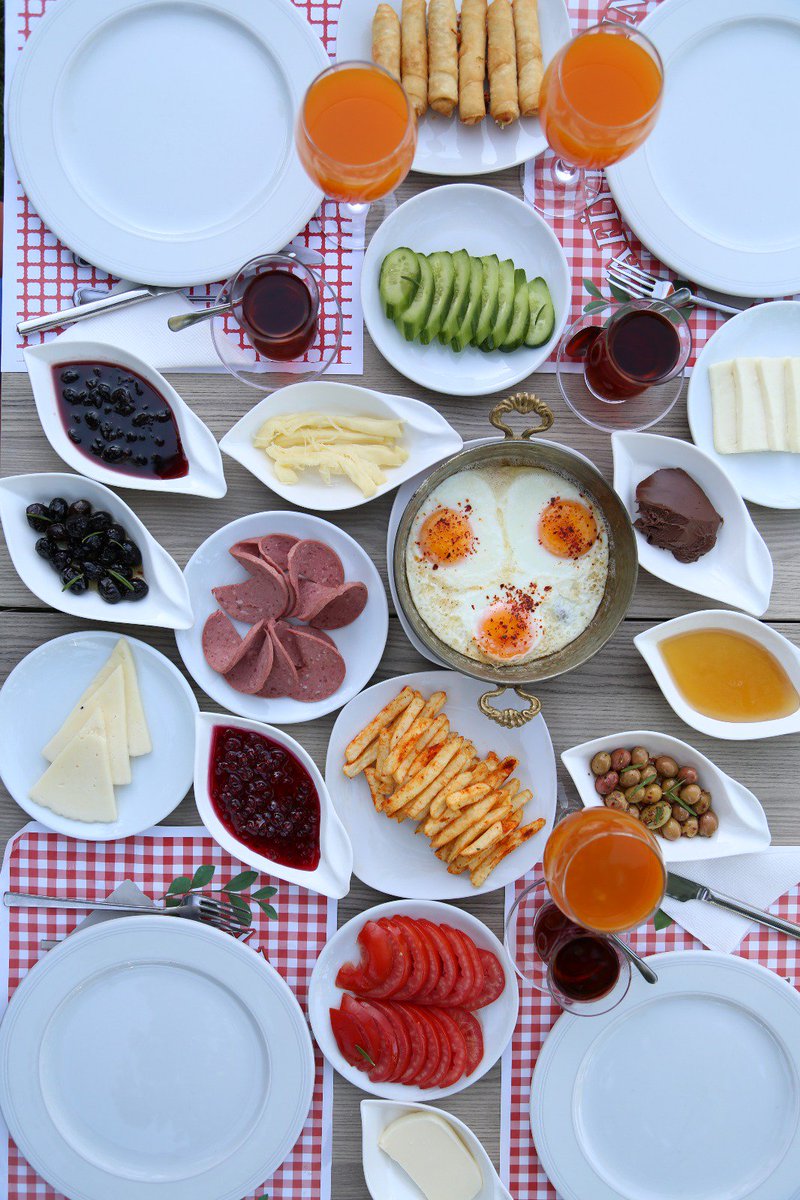 Aydoraorgnzsyn's tweet photo. Hafta ortası güne harika bir kahvaltıyla başlayın, arayın getirelim #aydora #iştekahvaltı https://t.co/ZIhvSuHaRL