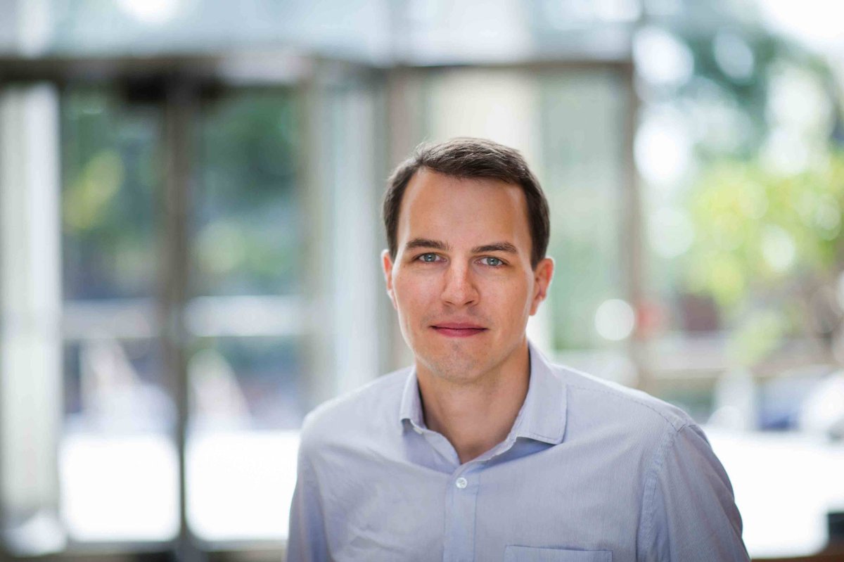 Congratulations to Benjamin Moll, #PrincetonU professor of economics and international affairs, who was awarded the 2017 Bernácer Prize for his outstanding contributions in macroeconomics and finance. 👏 ow.ly/4MSc30m9VFW