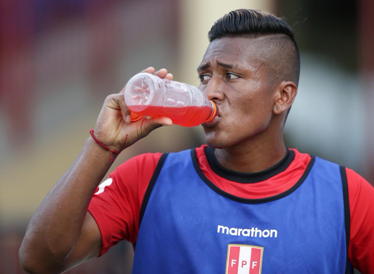 SeleccionPeru's tweet photo. Cuarto día de prácticas 🔚⚽️

¡Vamos Perú! 👏🏽🇵🇪 https://t.co/T3wVITP8nI