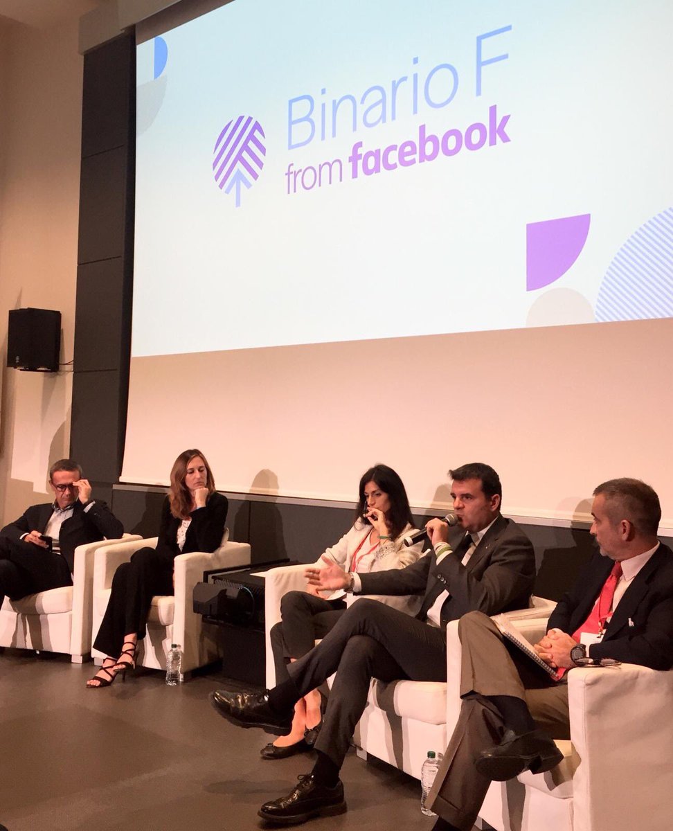 giamma71's tweet image. all'inaugurazione di #BinarioF nuovo spazio @facebook dedicato allo sviluppo delle capacità digitali.
Presenti: @LucaColombo e Laura Bononcini per FB Italia, @virginiaraggi Sindaco di @Roma e @GPManzella Ass. Sv. Eco. @RegioneLazio
Modera: @NicolaPorro