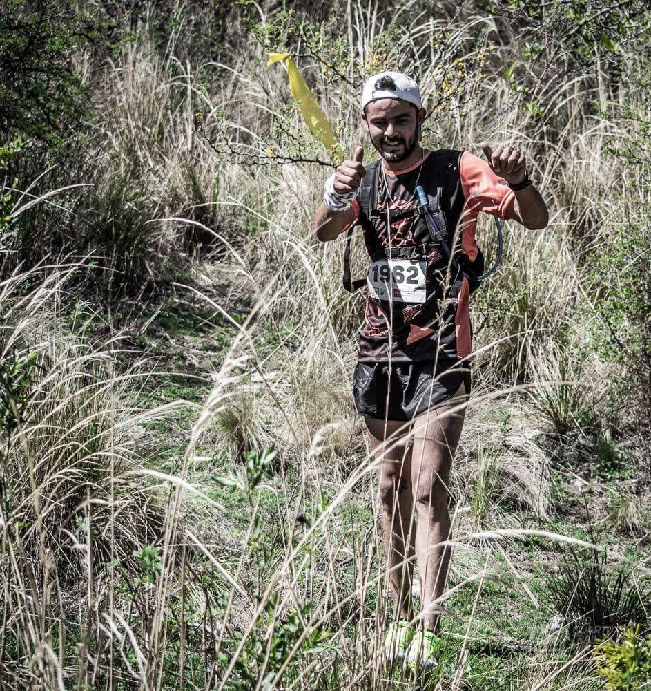 AlToqueDeportes's tweet photo. El #atleta #AlToquedeportes Maximiliano Simioni participó de la Competencia de 15 km en Alpa Corral organizada por #RíoCuartoTrailRun. El deportista finalizó en la novena posición en la clasificación general y llegó en el tercer lugar de su categoría. ¡Felicitaciones! https://t.co/4xFF0BL5iO