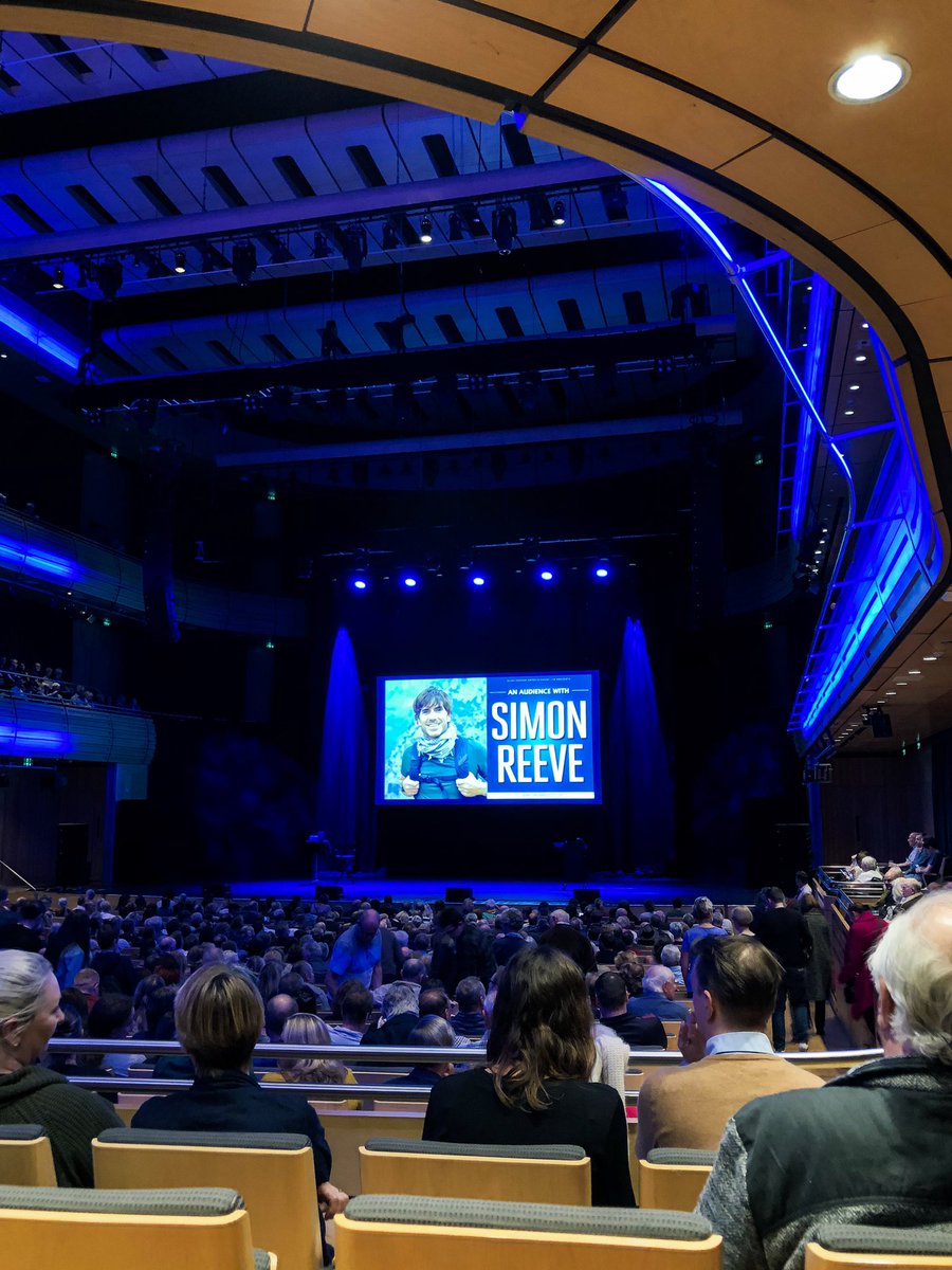 afterhoursillo's tweet photo. Had an amazing night @Sage_Gateshead with @simon_reeve 🙌🏻 so #inspiring https://t.co/xfJOJDOmME