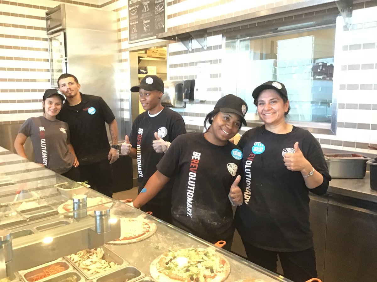 GraciePtp's tweet photo. Having lunch @pizzarev in #NV03 talking to the workers about #VotingMatters and to turnout on #Nov6 we need all the help we can get! Every vote counts!!! @TurnoutPAC https://t.co/hN4G3PB49q