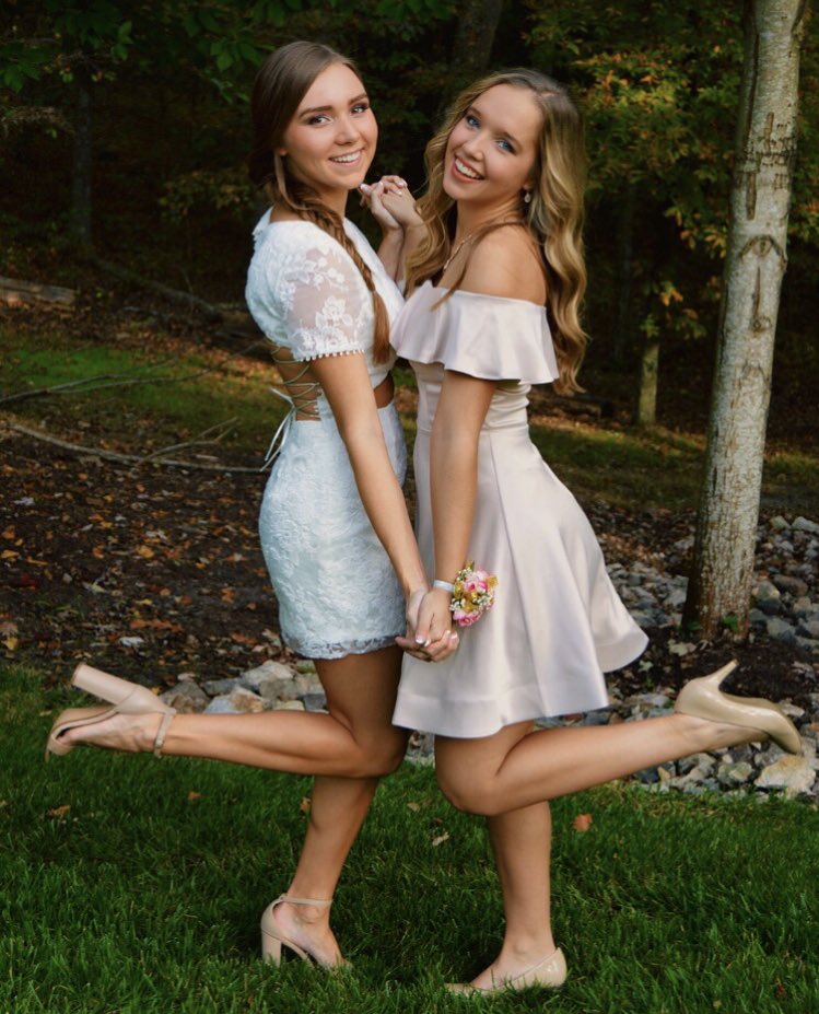 MorganKazelskis's tweet photo. happy 19th bday to my best friend forever!! I miss u &amp; hope you had the best day ily!!💕🎉 https://t.co/16c3ZuPfrx