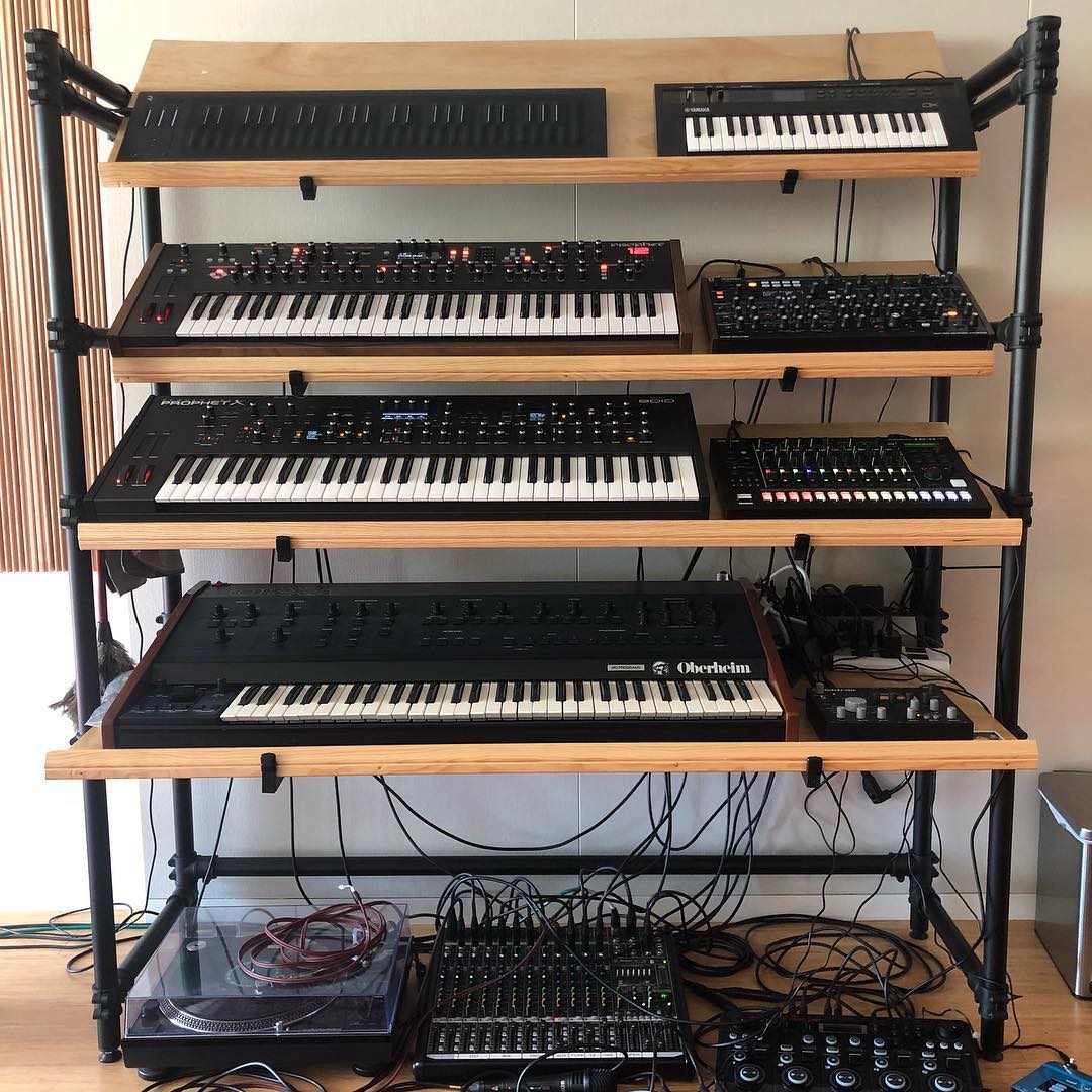 flumemusic's tweet image. People are overrated #truefriends ❤️