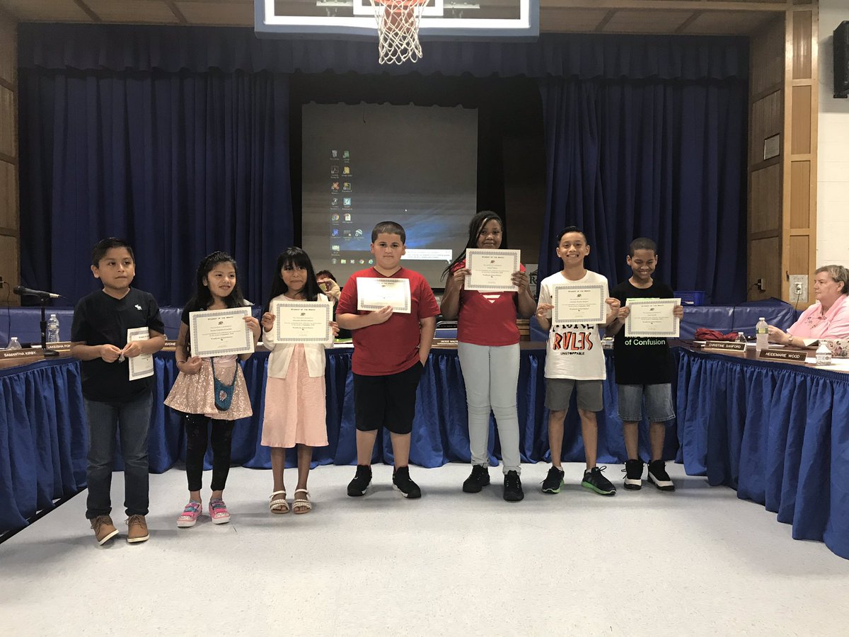 WESMissRick's tweet photo. Some of Woodlynne’s finest! 🤩🤩 #WPSrocks https://t.co/Fq86k7uo7K