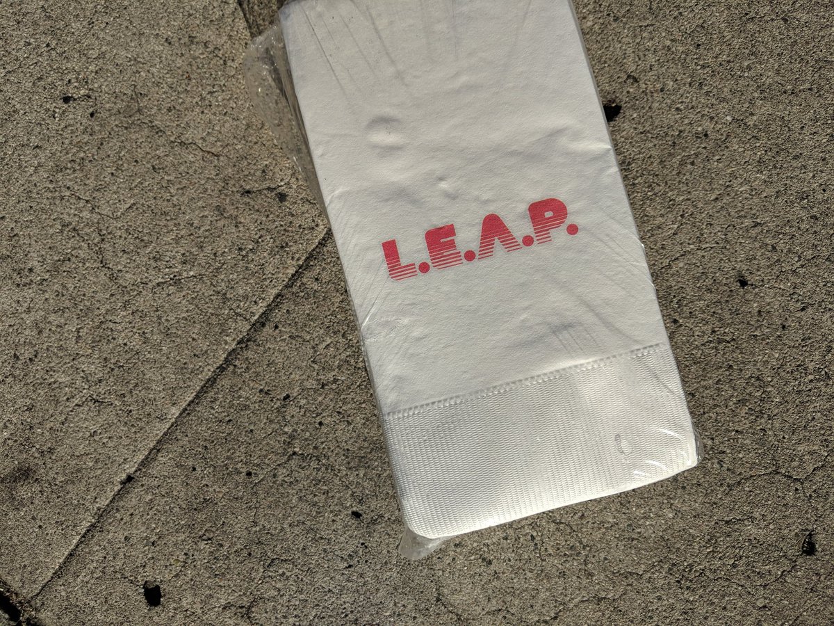 CharlieFink's tweet photo. In nerd heaven #leapcon seeing the future of art, entertainment and invisible computing. Meeting @rabovitz was like meeting all four Beatles at once. His enthusiasm is contagious #AR #XR @magicleap https://t.co/lbrysHwoVk