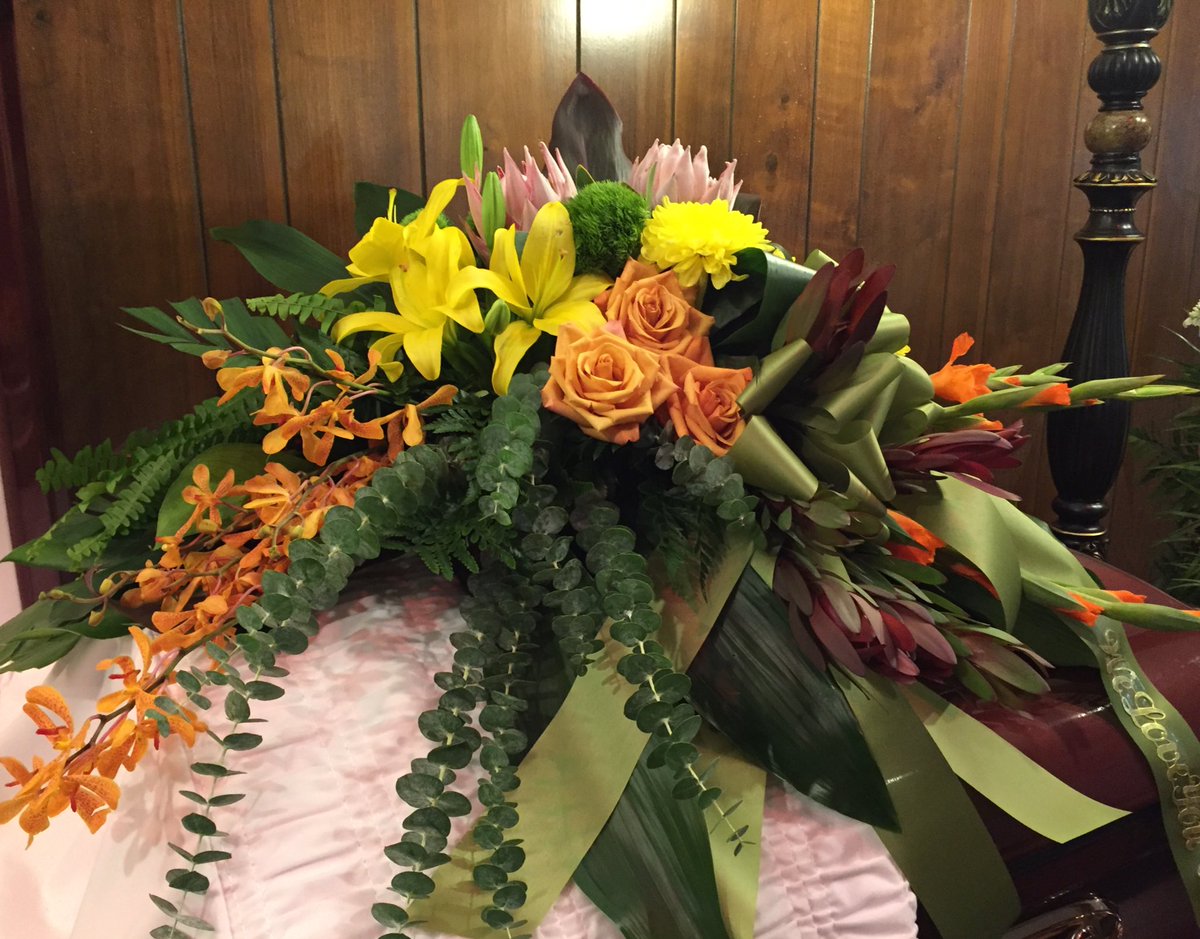 SteinFlorist's tweet photo. Beautiful tropical blooms for a final goodbye. 
.
.
#steinflorist #steinyourflorist #flowers #florist #flowershop #floristry #shopsmall #shoplocal #smallbusiness #bereavementflowers #funeralflowers #casketspray #sympathyflowers https://t.co/Y3LGuucbbD