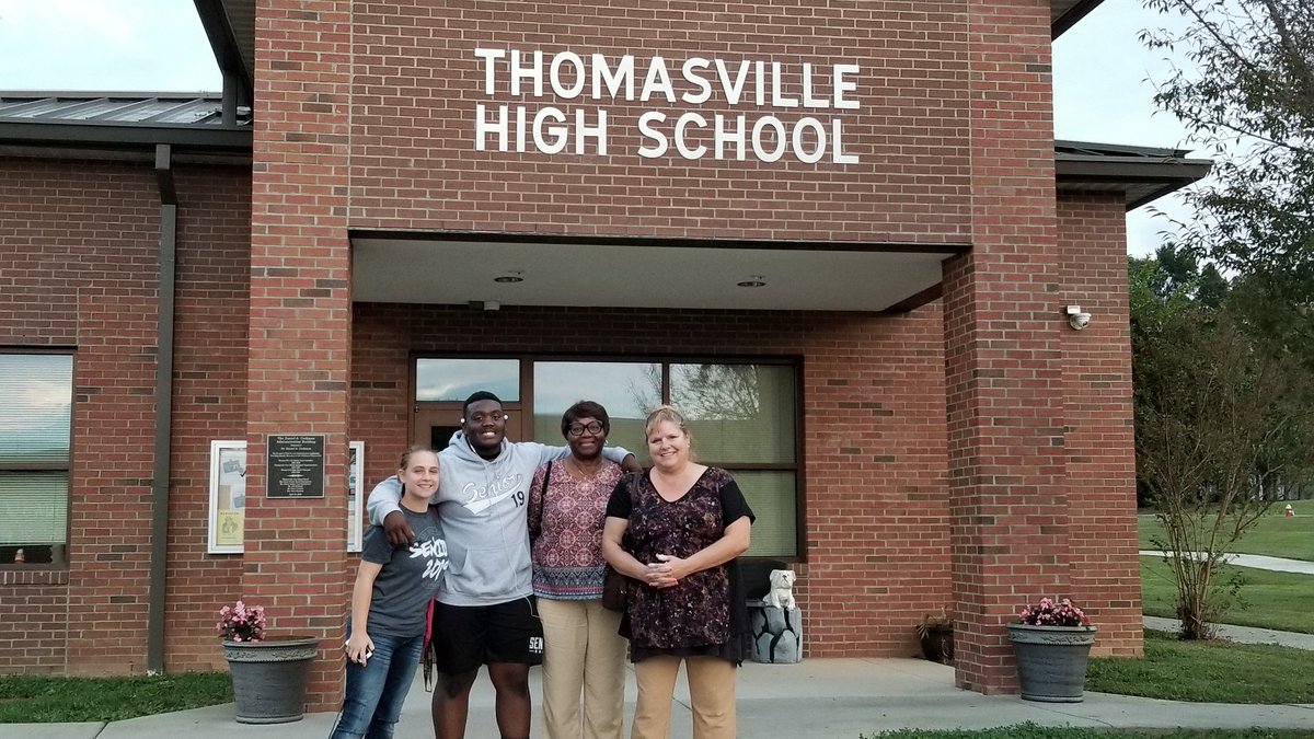 lmkinard's tweet photo. THS Senior Parent Night! #THSready https://t.co/tOpc6lCPxw