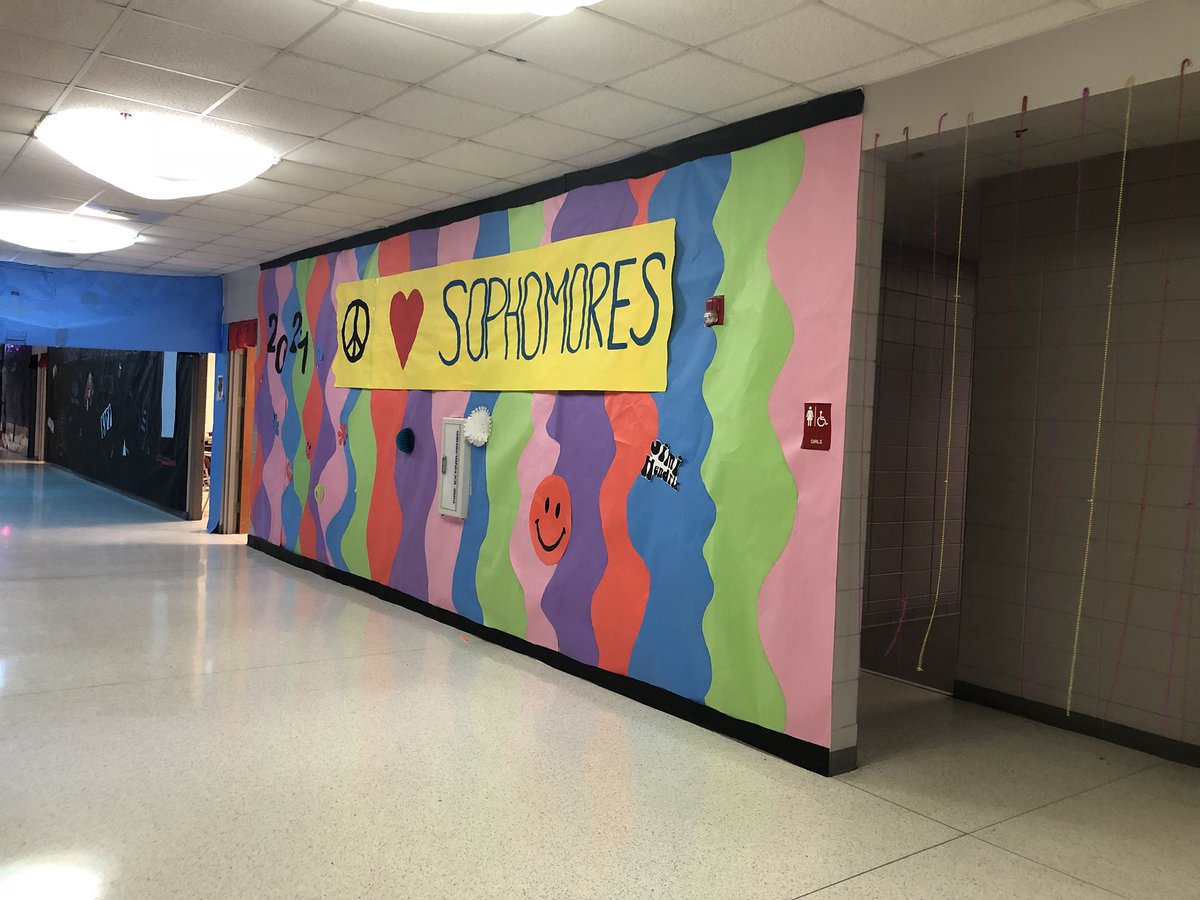 ACStudentCo's tweet image. Sophomore hall for the Hoco hallway contest complete with disco ball. Far out, 2021. #PantherPityParty