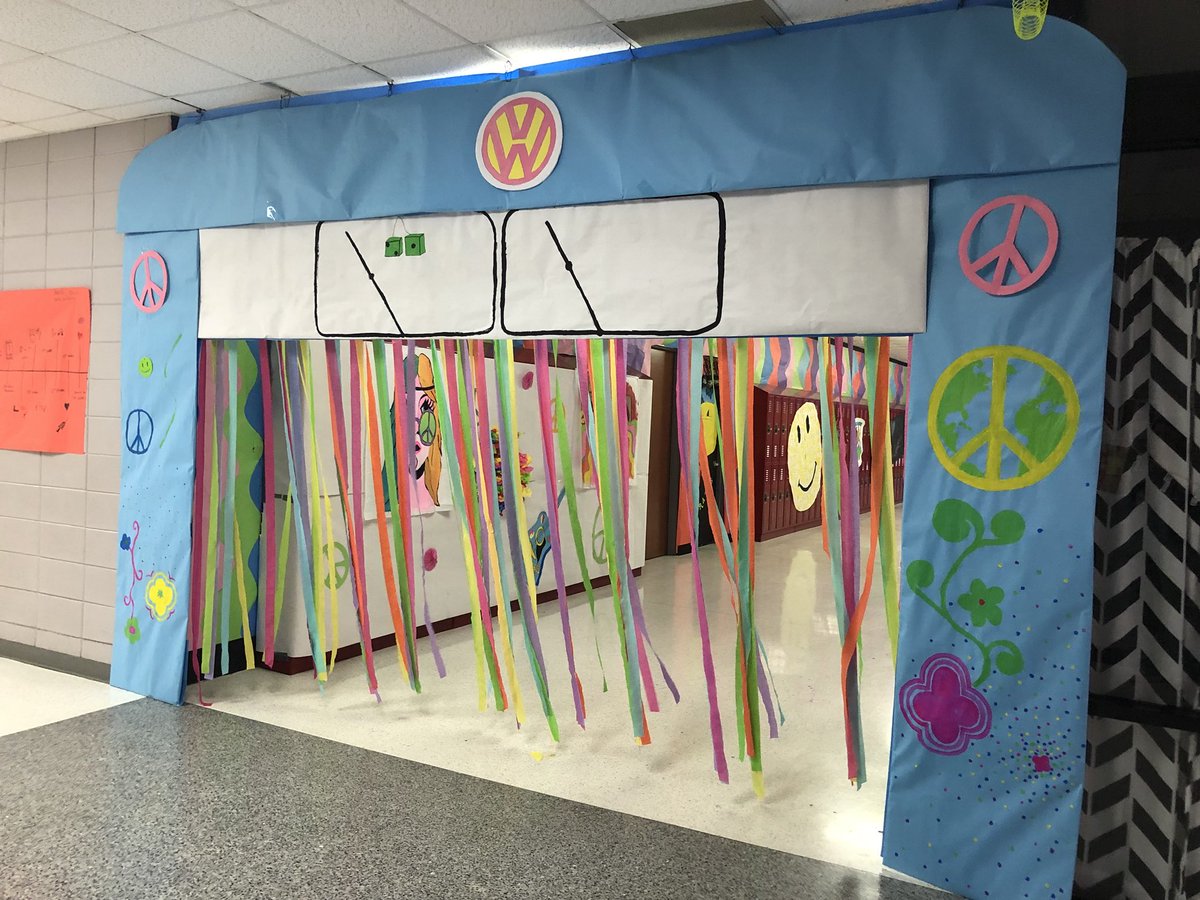 ACStudentCo's tweet image. Sophomore hall for the Hoco hallway contest complete with disco ball. Far out, 2021. #PantherPityParty