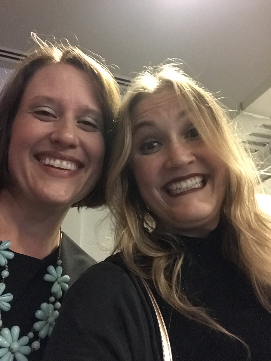 social_allie's tweet photo. Winner, winner, on to dinner. #stratfest #jaychiat awards with @A_Bit_Hazy & @karenphilip #friendsagain https://t.co/VYK6NYWzUW
