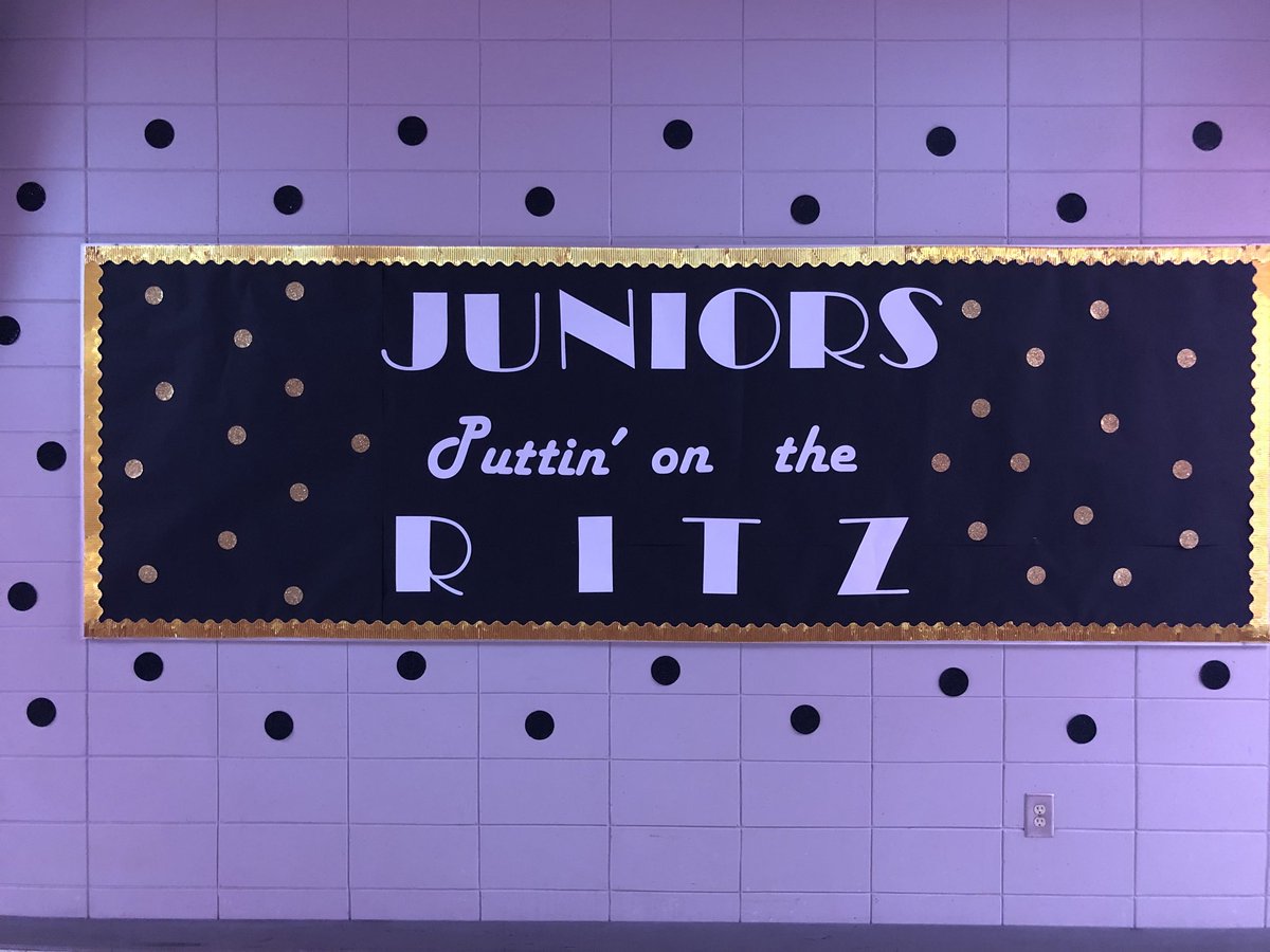 ACStudentCo's tweet image. Junior hallway for the Hoco hallway contest. Class of 2020 is definitely classy. #PantherPityParty
