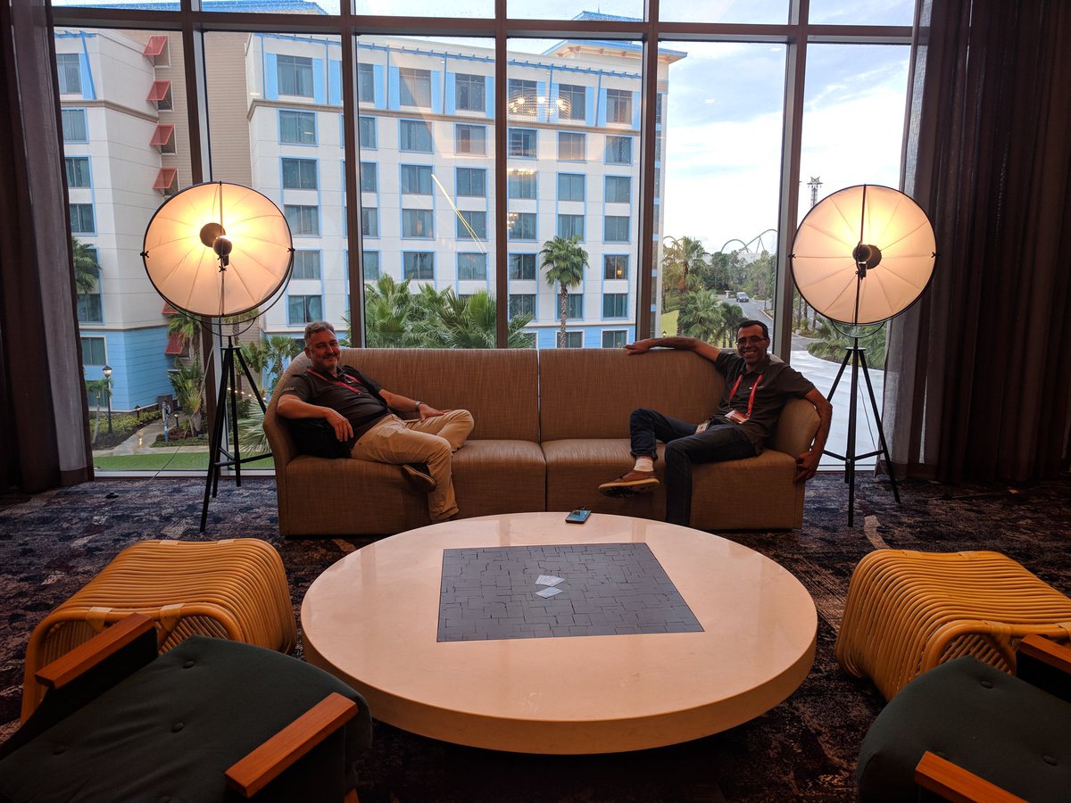 debbryant's tweet image. In great company at the @RedHat Americas Tech Exchange RHTE 2018 . #TheOpenOrg Be safe this week Floridians to the north.