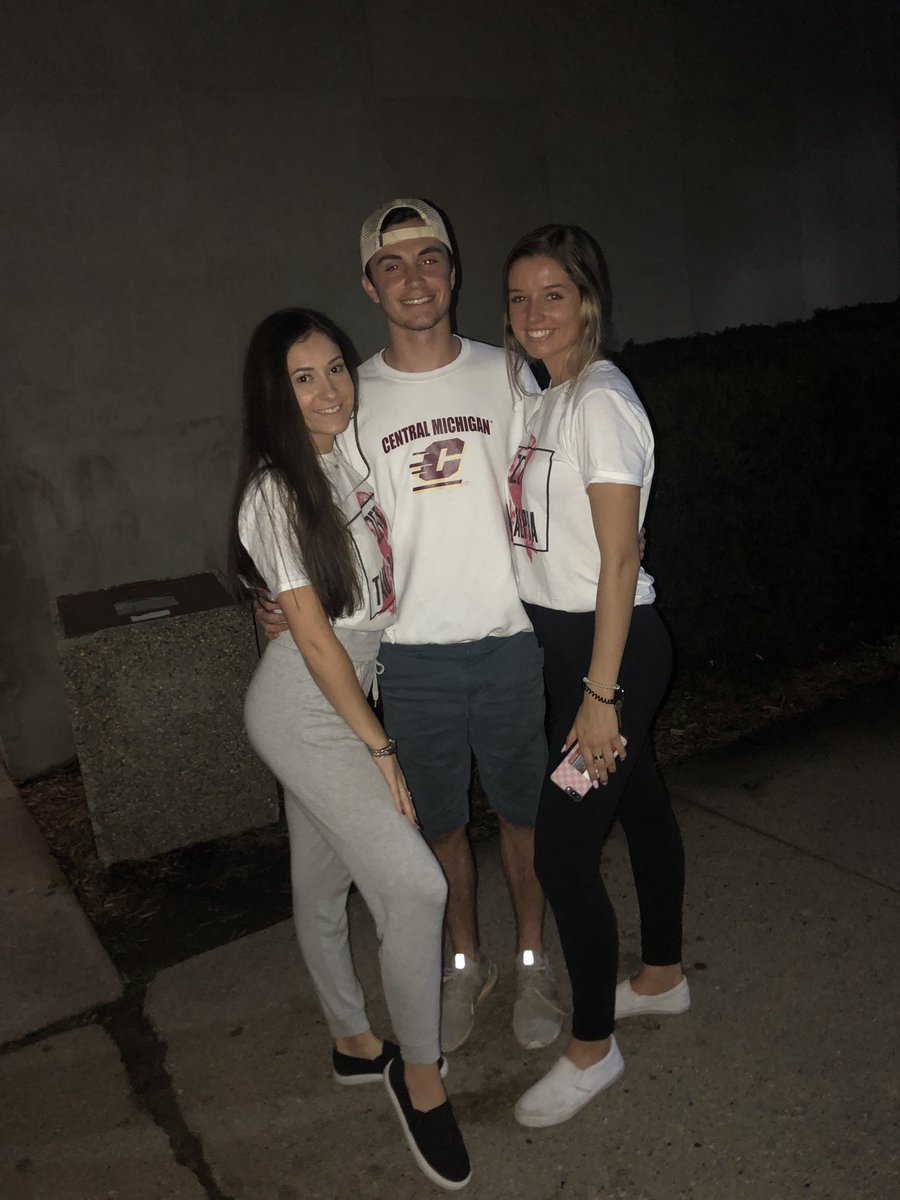 bwellman18's tweet photo. #BetaThinksPink https://t.co/jTuocAIEMO