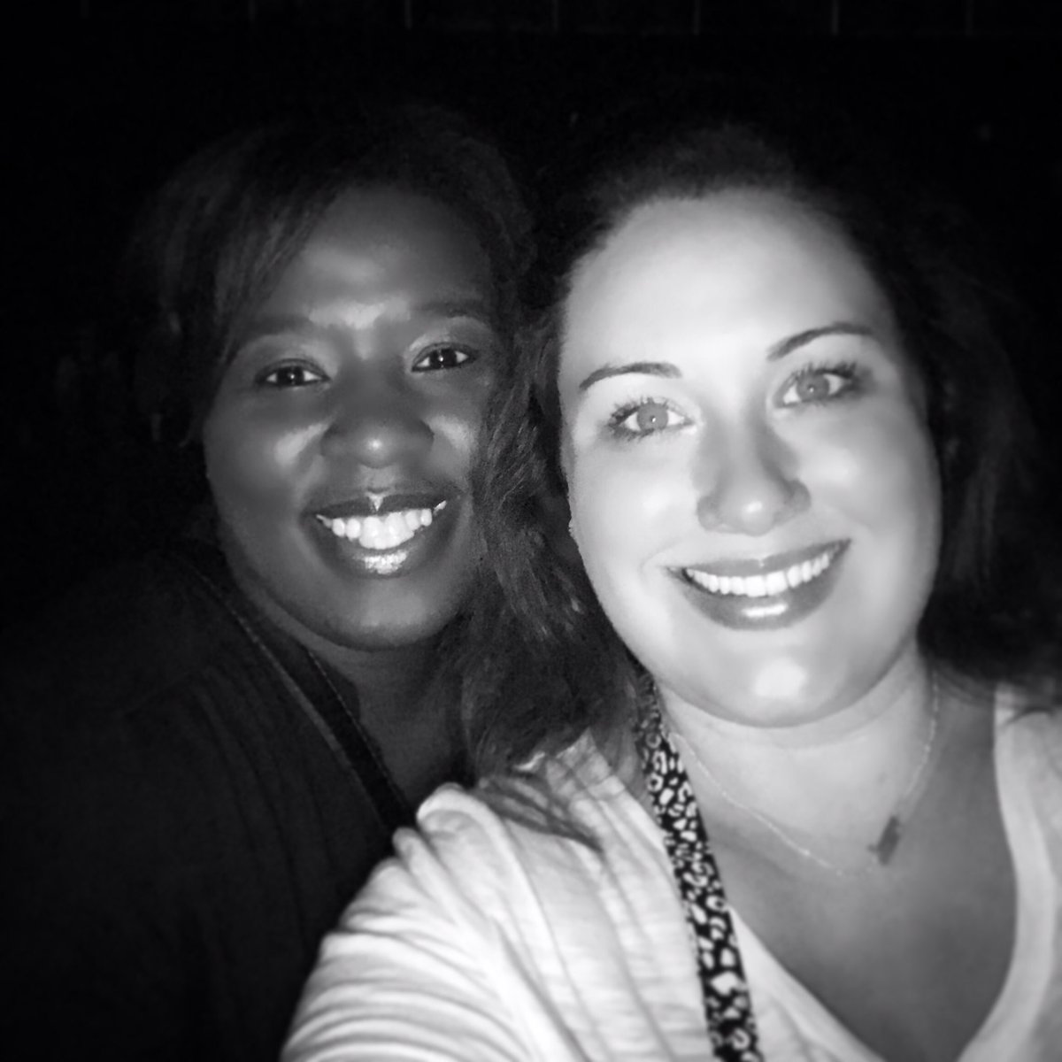 PaigeBari's tweet photo. @5SOS concert in #Nashville https://t.co/FpDOyxTfcj