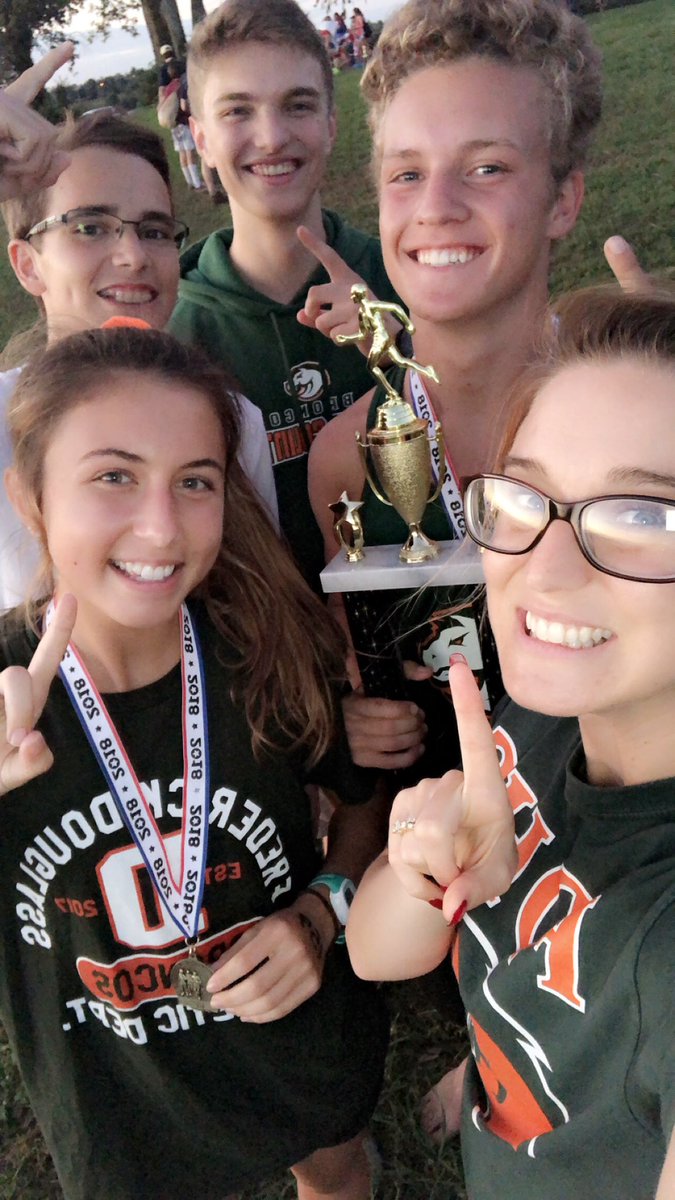 FDHS_XCountry's tweet photo. BOYS ARE THE CITY CHAMPS!! They edged out Lafayette by 1 point to take the team title! Levi-2nd, Jayden-3rd, Evan-6th, Jalen-13th and AJ-18th! What a day to be a Bronco!! #broncogrind https://t.co/DgpFGmCdUS